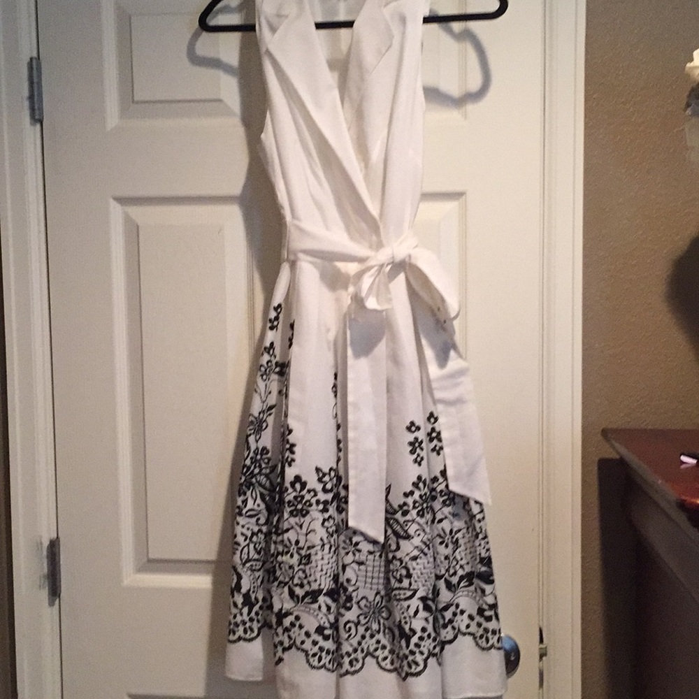 Evan Picone Black and White summer dress